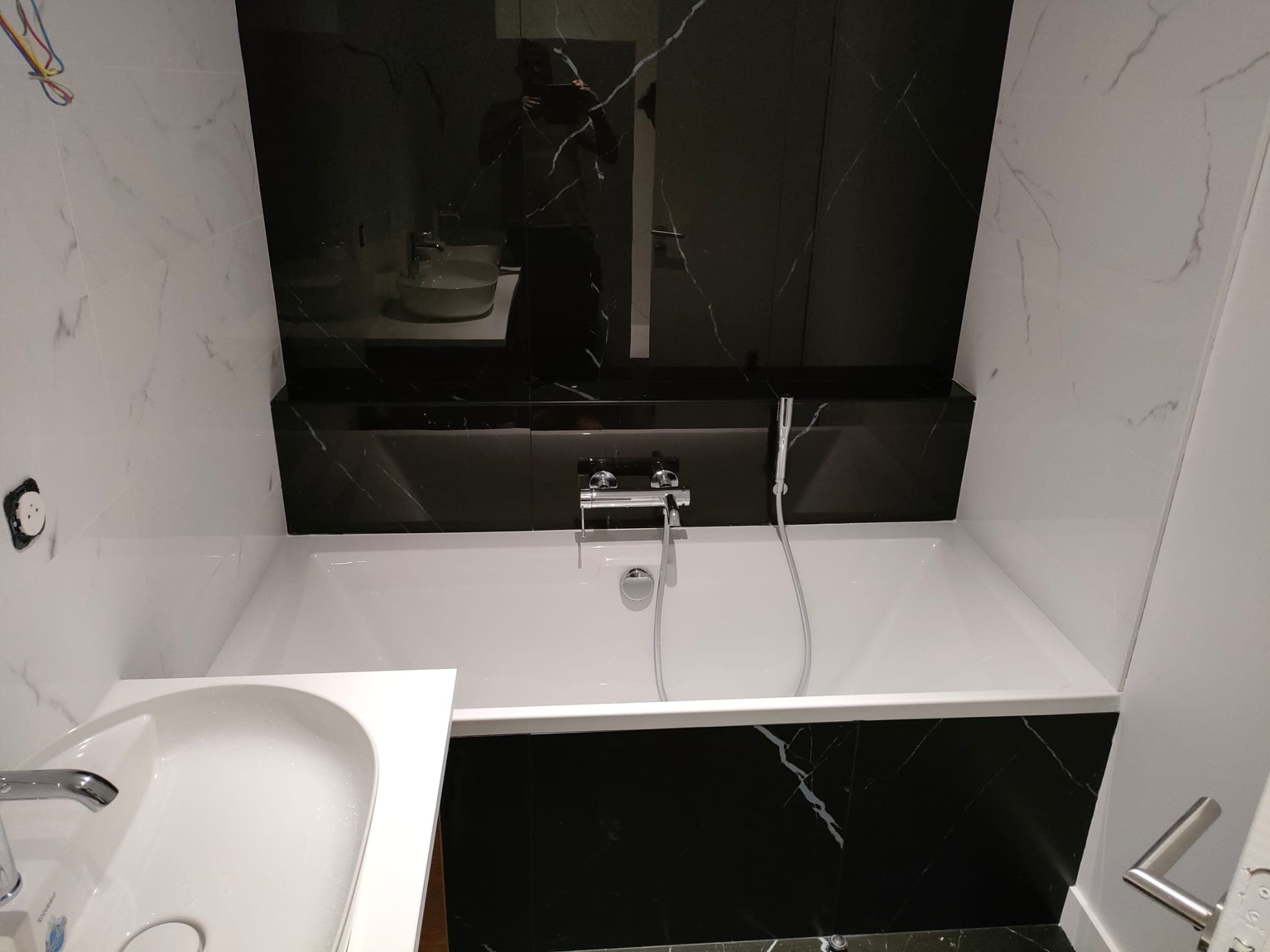 Baignoire îlot habillage marbre