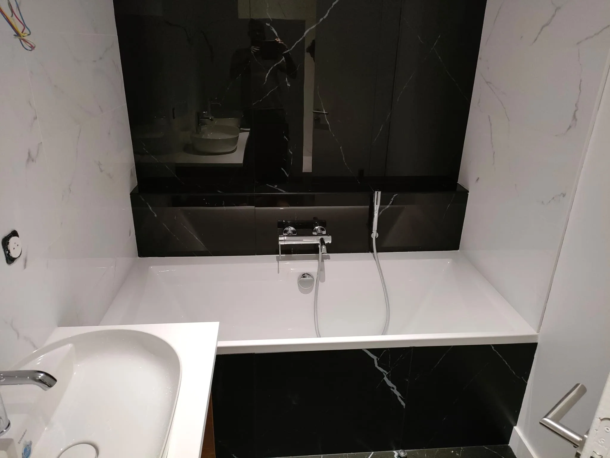 Baignoire îlot habillage marbre